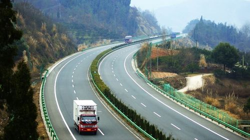 为何美国公路建设会埋入废旧轮胎？环保隐忧还是创新之举？