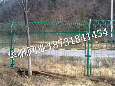 安平县华帆丝网制品公司 陕西林区防护网与高速公路护栏网的专业制造商